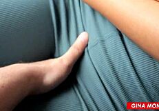 Фит рускиня смуче кур на непознат в рискован публичен секс в кола