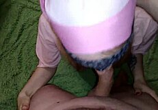 Zajímavý blowjob od blond sestřičky s copánky v nemocnici, cumshot na pacientovu tvář