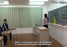 日本女老师在BDSM中鞭打和训练两个受虐学生。她的严格课程留下痕迹！