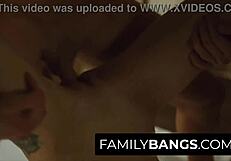 هل، عاوز تشوف الأميرة الصغيرة Kenzie Reeves تتناك مع أخوها Nathan Bronson على FamilyBangs؟