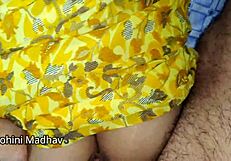 papa ke dost ne mummy ko apna bada land se chod diya, mummy ki chikh nikal gayi