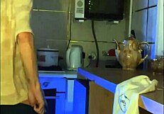 小鲜肉在安静私密的场所探索自慰快感