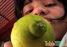 Tobie najstnica 18+ prstkuje pičko na prostem s suho Latinoameričanko