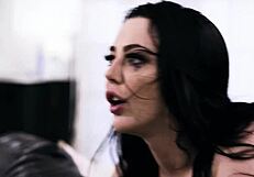 Whitney Wright sebagai gadis jahat ultimate