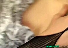 Azgın Üvey Baba Üvey Kızının Amını Yaladiktan Sertçe Sikiyor