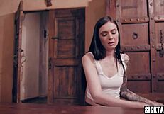 perverzni očim jebe majhno 18+ pastorko z igračkami