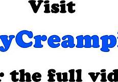 MILF met grote neptieten neukt tieten en zuigt lul tot zaadlozing in close-up.