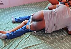 Човече, пауза за ручак постала жестока са њом