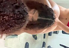 افعل ما تريد بجسمي المقيد المرضع