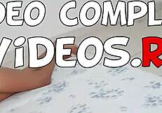 Nossa, essa latina de 18 anos fica louca com dois caras!