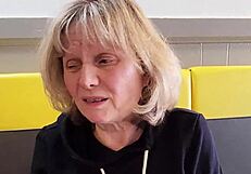 Marierocks azgın olgun nine vahşi solo orgazmını sergiliyor