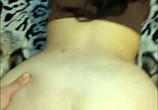 Amatoare aplecată, futut în fund în poziția doggy!