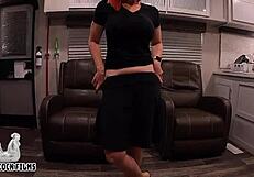 Äititätti palkitsee likaisen käytöksen isolla titti ratsastuksella - Jane Cane