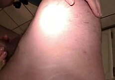 Ανταλλαγή συζύγων σε ερασιτεχνικό όργιο με τεράστια χύσια στο πρόσωπο