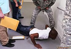 Bărbați gay anime goi făcând sex, stil sergent de instrucție