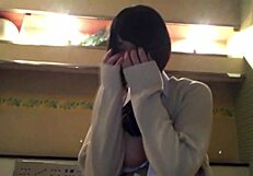 야, 큰 가슴 가진 일본 틴 18+가 세게 크림파이 당했어