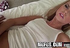 Jessie Rogers se lanza a acción anal de vacaciones con Mofos en cinta de sexo caliente