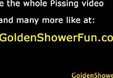 Co je to s těma starýma lesbama na divoké piss party?