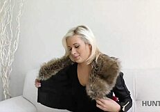 Otroligt! Tjeckisk tonåring byter oralsex och fitta mot cash