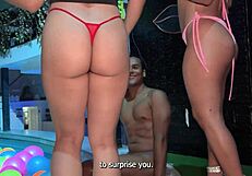 Medzirásový trojka s VIP klientom pri bazéne v klube