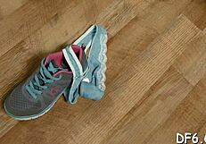 処女たちが大胆な動きで男を驚かせる