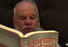 Gammel mand knepper teen med saftig cumshot afslutning