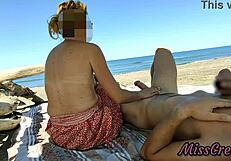 Verejná honka na nudistické pláži s velkým pérem a výstřikem - MissCreamy