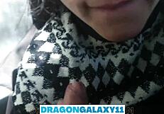 Ma meilleure amie me suce dans le bus, exhibant ses seins risqué !