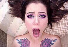 Yo, sprawdź mantrę Stacy z jęczącej brunetki i brudnego gadania