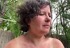 Szőke tini 18+ mostohatestvér Bella Rose szopik a konyhában POV