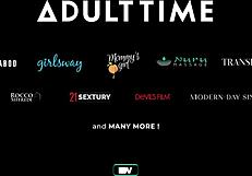 Большая жопа и сиськи американской блондинки MILF модели Carlye Denise