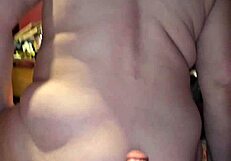 Noseča creampie pulzira globoko v njeni pički