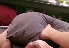 زبي الصغير يحصل على دعك سريع