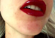 סוף סוף, צעצוע סקס חדש הגיע! הכוס הצר שלי חיכה מספיק לאורגזמה הזו?