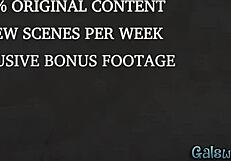 Zadržené studentky Kendra Spade, Eliza Ibarra a Vanna Bardot si lížou kundičky v lesbickém trojce