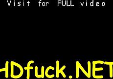 Horná miláčka s perfektným telom sa napichuje na penis v hardcore akcii