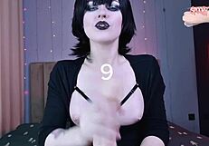 Hé, stoute vampier Mavis Dracula, geworden zaadeter, hunkert naar meer van je sperma?