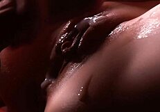 स्लो मोशन में जवान लड़की की चूत चुदाई, एक्सट्रीम डिटेल में क्रिमपाई एक्शन