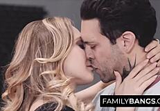 आखिरकार पापा की जवान एक्स-गर्लफ्रेंड AJ Applegate को चोद डाला