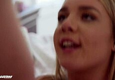 Ma demi-sœur Gabbie Carter propose ses seins pour un quickie