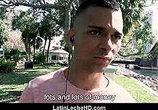 Twink espagnol hétéro baise avec inconnu gay pour du cash