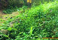 Człowieku, ta afrykańska laska została przeorana ogromnym czarnym kutasem przy drodze!