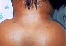 J'ai trouvé la Colombienne coquette, copine de mon pote, en train de lire et je l'ai baisée à nouveau !