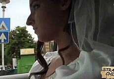 Булка Амира Адара чука случаен тип на публично място след сватбена катастрофа. Каква смела стъпка!