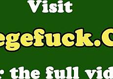 Aspen und Berta lutschen Schwänze hart auf wilder College-Party mit Teen-Gruppe.