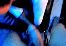 Latina in Uniforme Fa Pompino Gola Profonda Pieno di Sborra