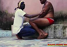 Divlja tokom Uskrsa, gledam kako ebony cura stenje uzimajući veliki crni kurac