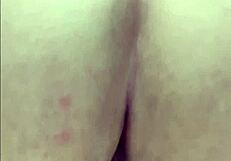 Гледай зрялата латинка Ан да клати големия си задник в легинси преди златен душ в банята!