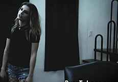 यंग 18+ सौतेली बेटी डॉगीस्टाइल से ड्रिल्ड, झुकी हुई छोटी 18+ टिट्स जोर से उछलती हैं