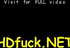 哇！玩伴在粗暴少女动作中被舔和挑逗！